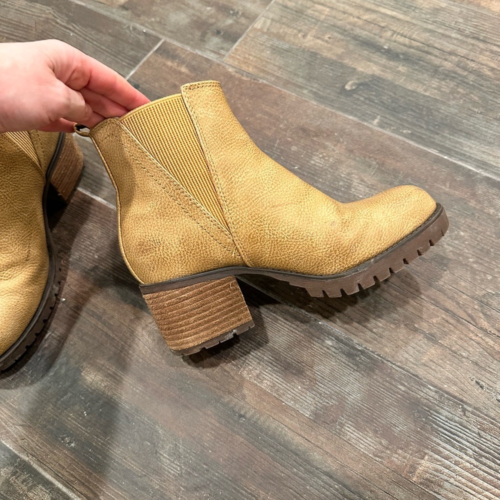 MIA Boots